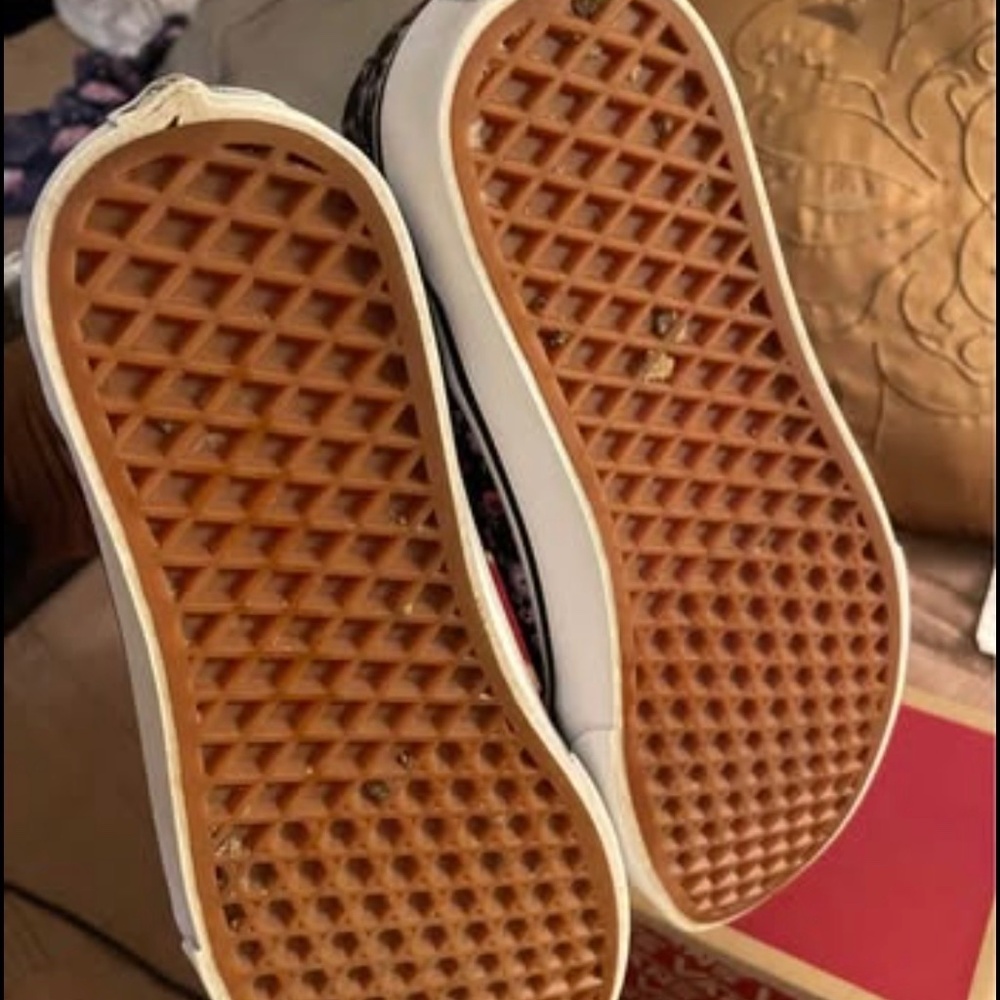 Vans - Picture 3 of 3